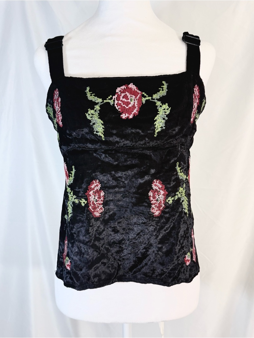 UO Kimchi Blue “Jana” Crushed Velvet Cropped Embroidered Tank Top With Open Back - Picture 4 of 13